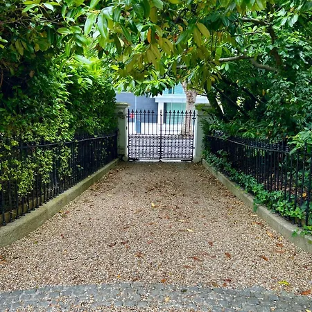 Burlington Townhouse * Dublin